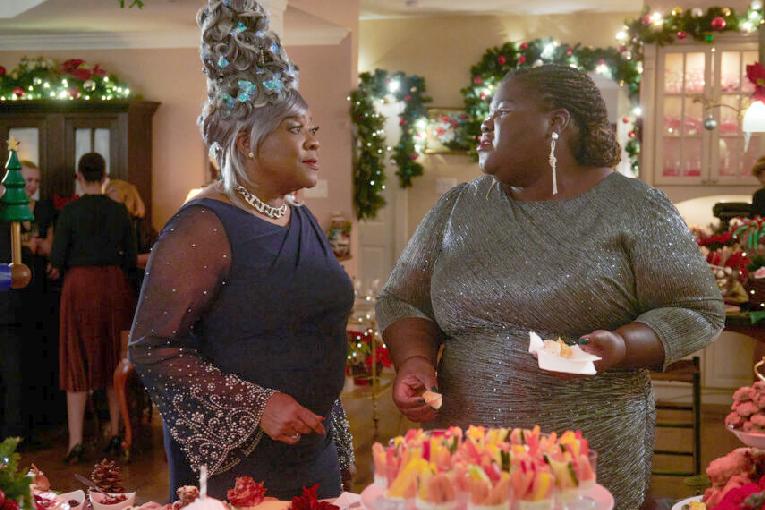 Loretta Devine & Gabourey Sidibe - All I Didn't Want for Christmas