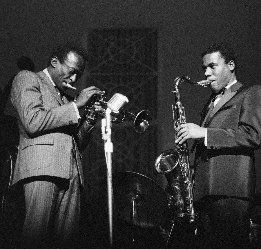 Miles Davis and Wayne Shorter (David Redfern-Redferns-Getty Images) 