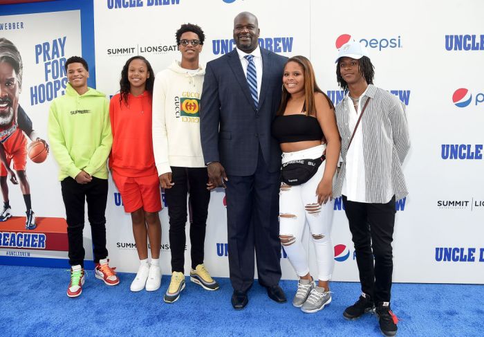 Shaquille O'Neal with his kids