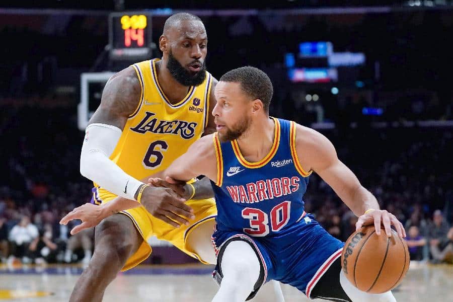 LeBron James & Steph Curry (Ashley Landis-AP-FILE) 