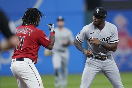 José Ramírez drops Tim Anderson with right hook in wild White Sox-Guardians brawl; several players ejected