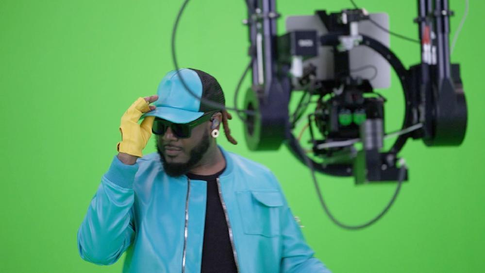 T-Pain in front of Green Screen (CNN) 